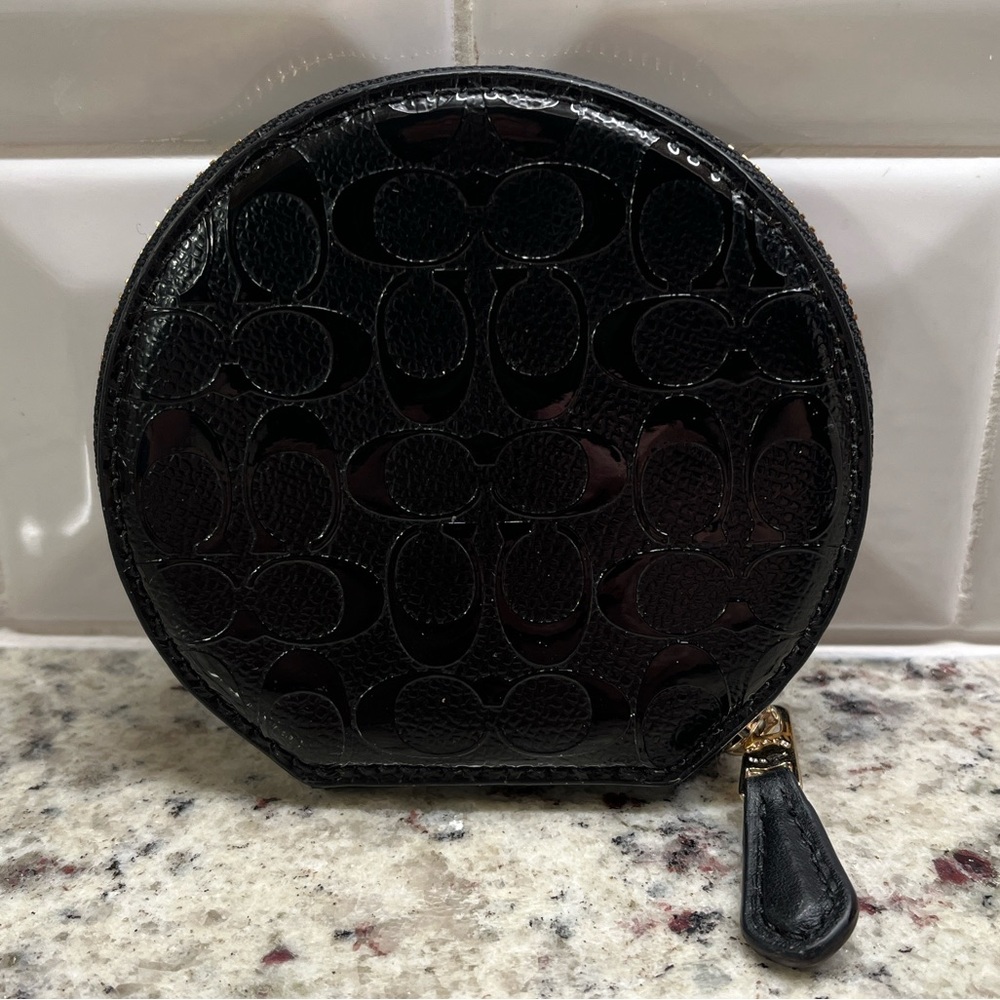 Coach Round Zippered Coin Case in Debossed Black Patent Leather EUC - Picture 5 of 10